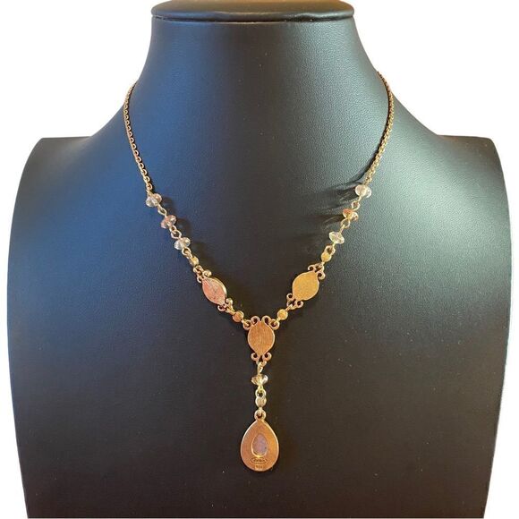 Avon Vintage Gold Toned Jeweled Necklace w/ beautiful detailing. - Picture 5 of 6